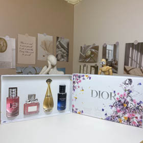 Dior perfumy 4-częściowy zestaw kolor kwiat wersja-3471  