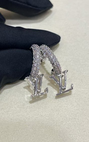 Louis Vuitton LV silver letter small pendant full diamond earrings -0206